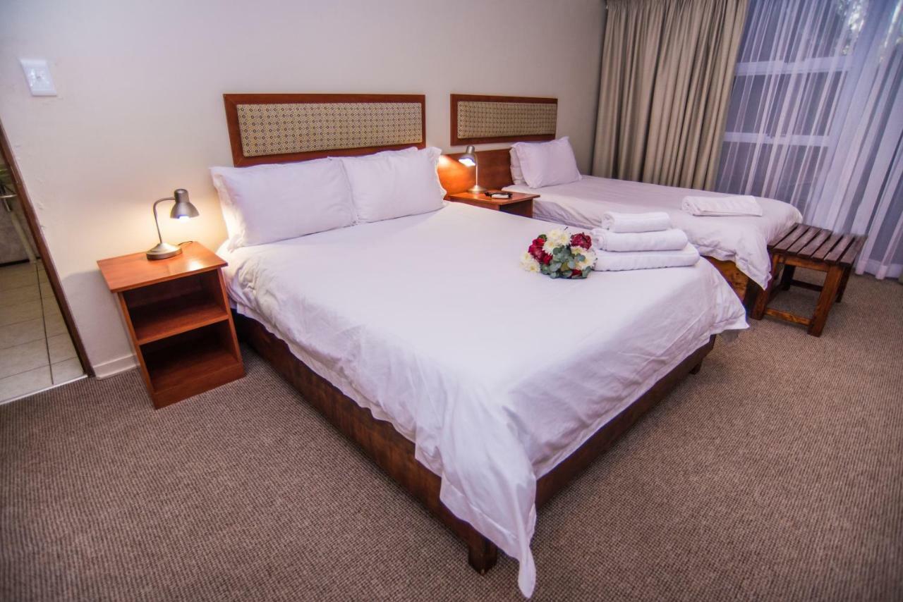 Adelante Lodge Bloemfontein Esterno foto